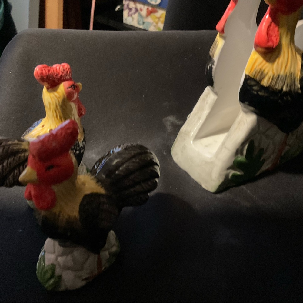 Colorful Rooster Salt Pepper & Napkin Holder Figurine Set - Picture 3 of 9